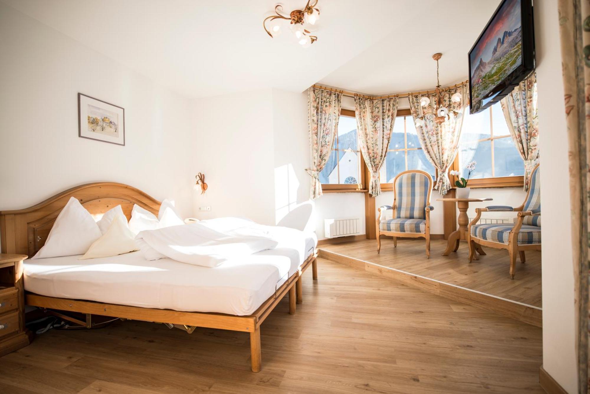 Turmhotel Gschwendt Planca di Sopra Екстериор снимка