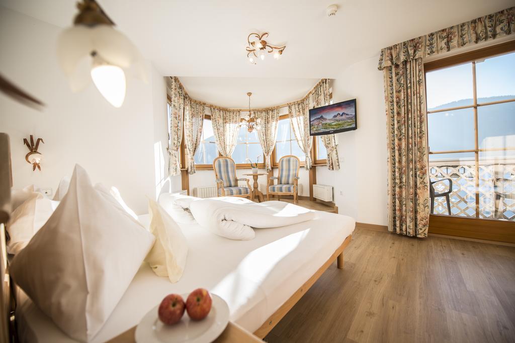 Turmhotel Gschwendt Planca di Sopra Екстериор снимка